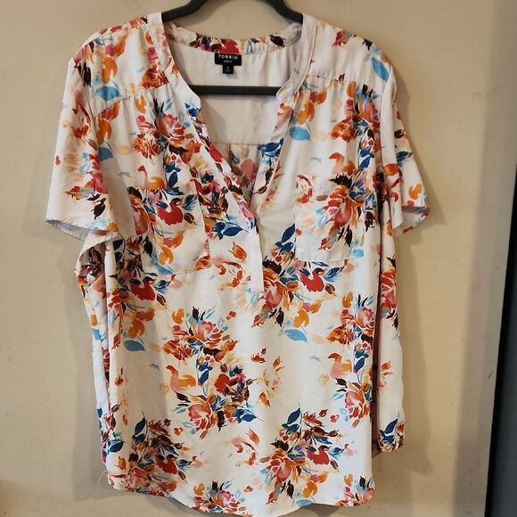 Torrid Harper Size 3 Flutter Sleeve Blouse in White Cream - Picture 1 of 5